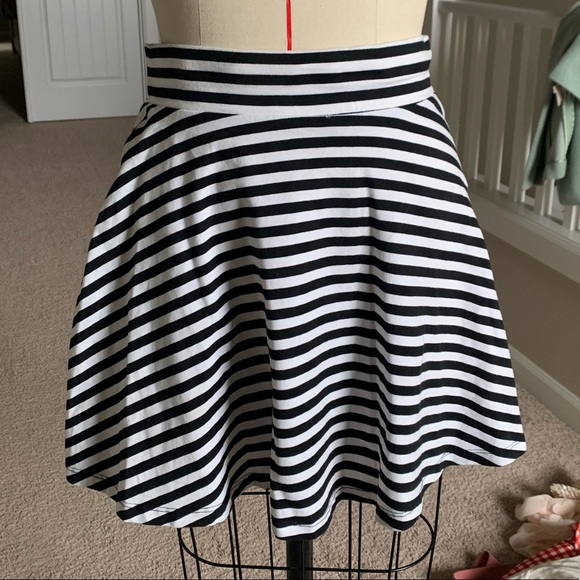 H&M stripe skirt - Picture 1 of 3
